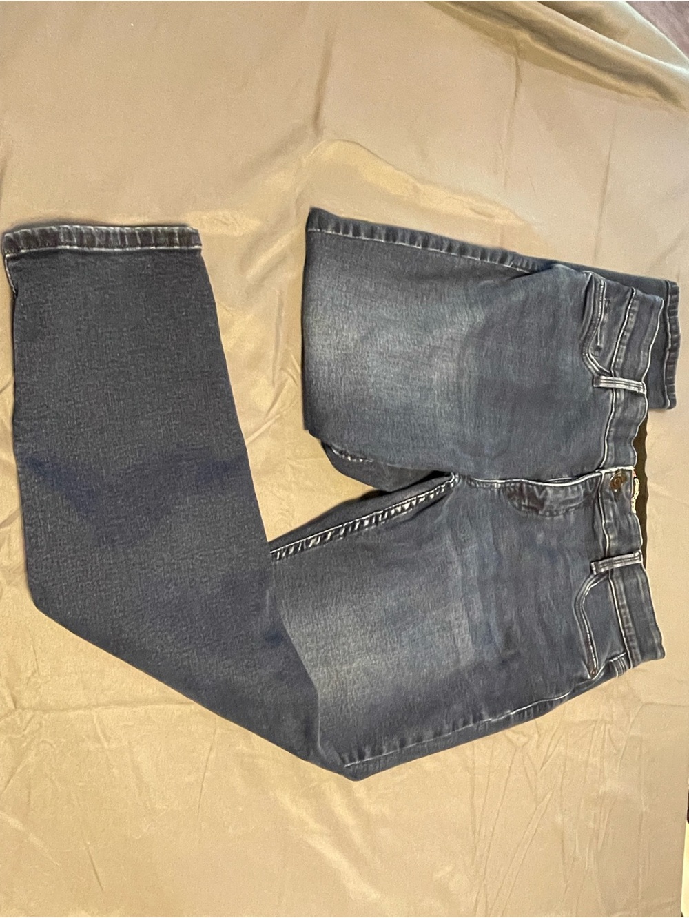Liz Claiborne Women's Straight Leg Jeans in Faded Blue